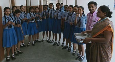 Activists urge government to restart College milk and milk powder program