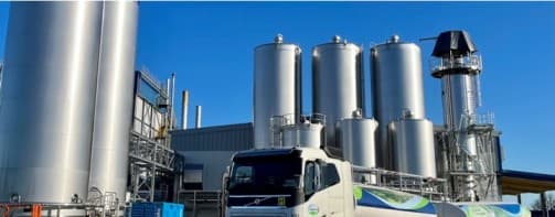 Fonterra cuts milk price forecast as demand from China slackens