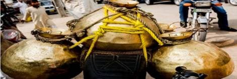 Dairy farmers threaten protest against pasteurisation law