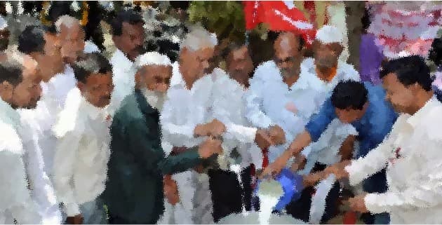 Dairy farmers oppose govt’s new rate card on milk price