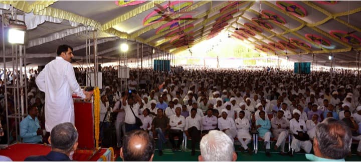 Banas Dairy to give zero-interest credit cards to cattle breeders