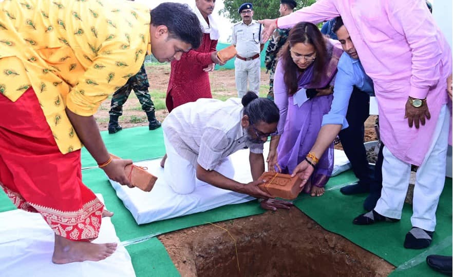 Jharkhand CM lays foundation stone of milk powder plant at Medha