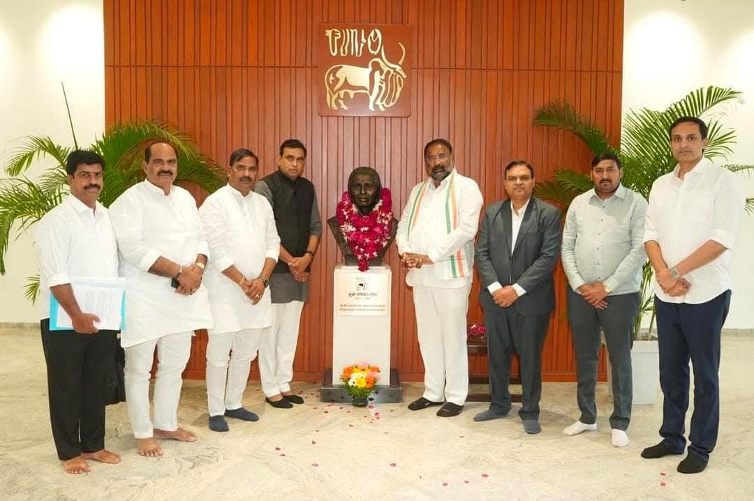 Dairy Minister Telangana with Chairman Vijaya visit NDDB Anand