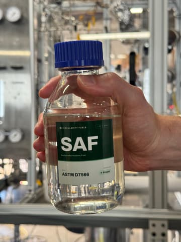 Dairy Waste Powers World’s First Jet Fuel Pilot
