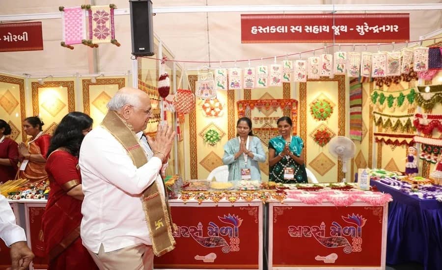 Gujarat Plans 18,000 Women-Run Amul Parlours