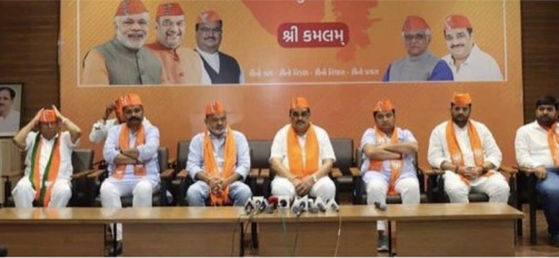 Four of Congress’s Amul Dairy directors join BJP in Gujarat - Dairy News 7X7